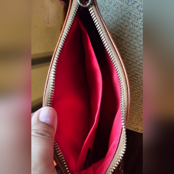 Dooney and Bourke Pebbeled Italian Leather Large Wristlet Wine EUC - Picture 9 of 9